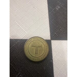 VINTAGE MASSACHUSETTS BAY TRANSPORTATION TOKEN COLLECTIBLE TRANSIT HISTORY